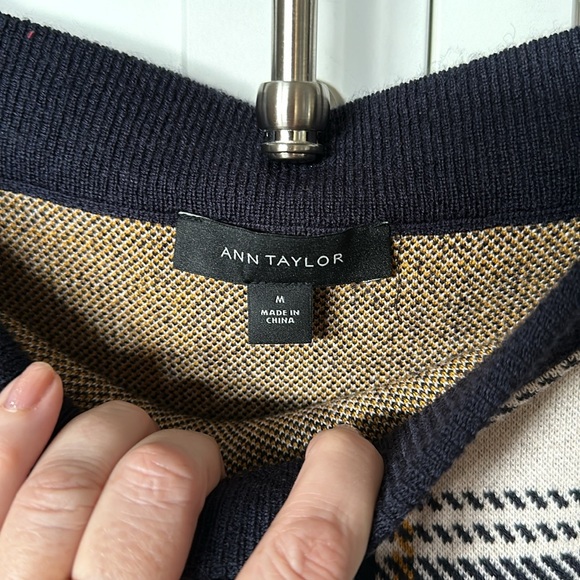 Ann Taylor plaid pencil skirt size medium - Picture 3 of 4